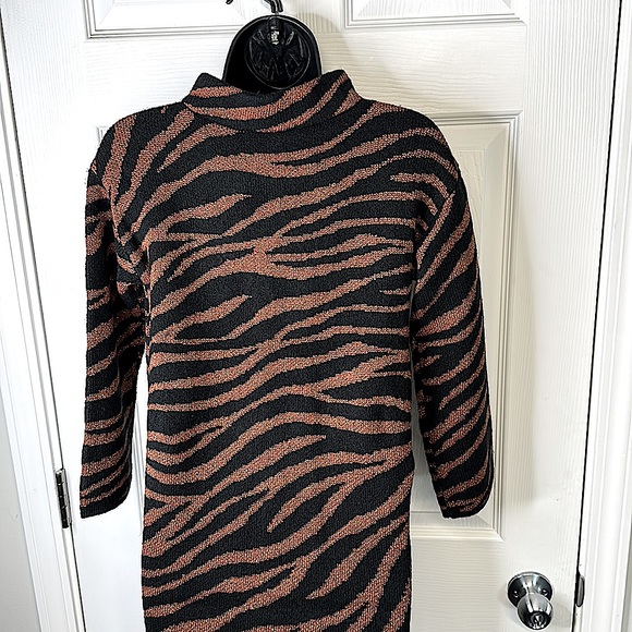 Leopard print, Sis?!!!! He will stand out in this ensemble. This is fitted for u - Picture 12 of 12